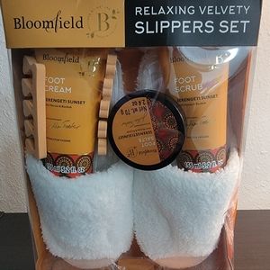 Relaxing Velvety Slipper Set